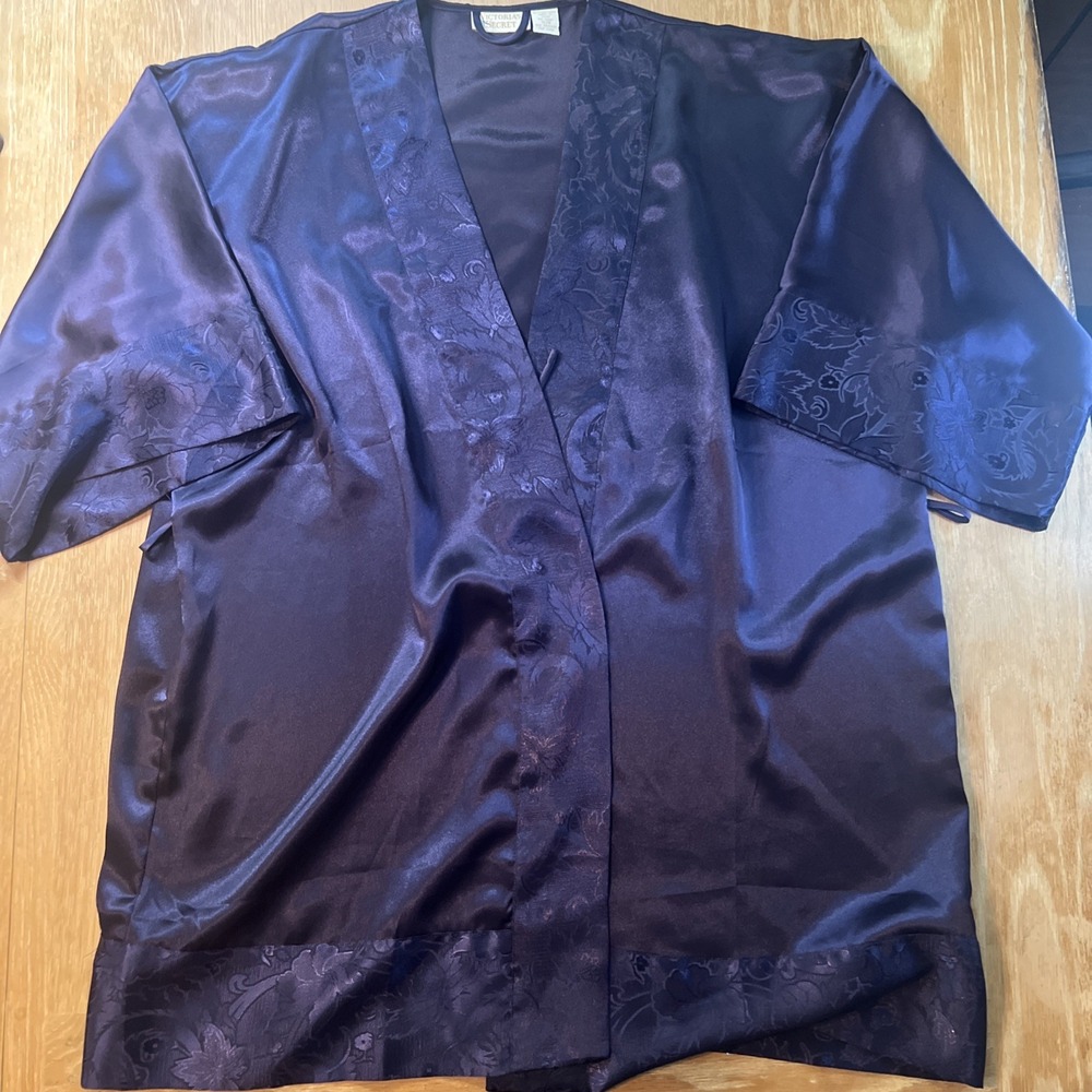 Vintage Victoria's Secrent one size women's purple satin kimono short robe